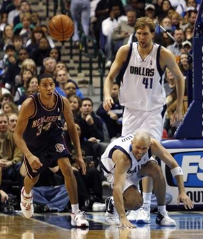 他吸引防守 他吸引防守